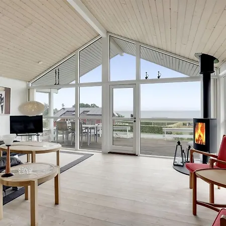 Holiday home Finn - 100m From The Sea By Interhome *